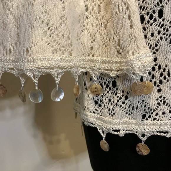 Cover up - Picture 3 of 6